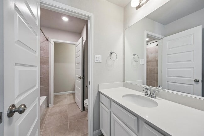 Building Photo - 906 Barstow Dr