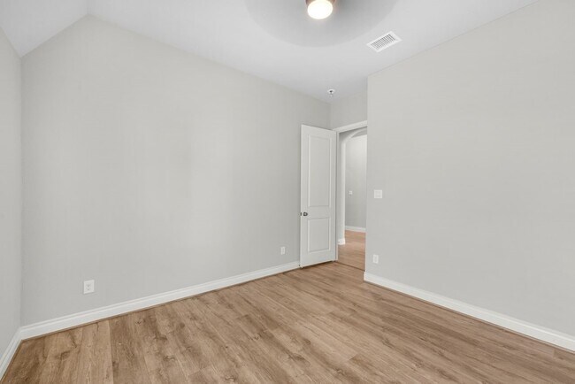 Building Photo - 4014 Emerson Cove Dr