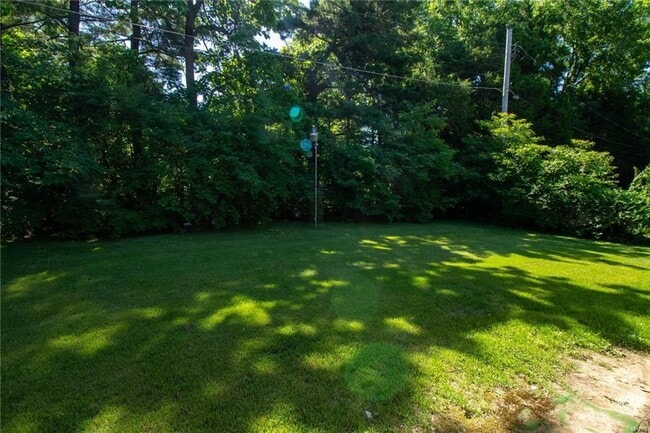 Building Photo - Move-in Ready!