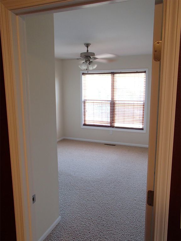 Building Photo - CLOSE TO FT. RILEY, FENCED BACKYARD!