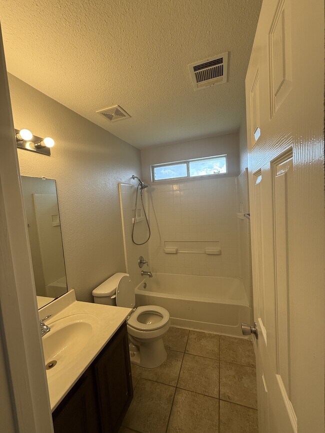Building Photo - 502 Constellation Dr