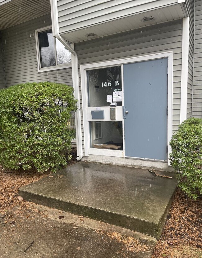 Building Photo - 3-Bed with AC & 1.5 Bath *Boston Landing * Top Floor * SEPT