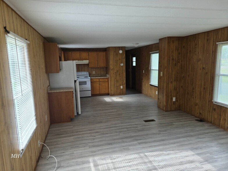Building Photo - 1308 Cross Stream Dr