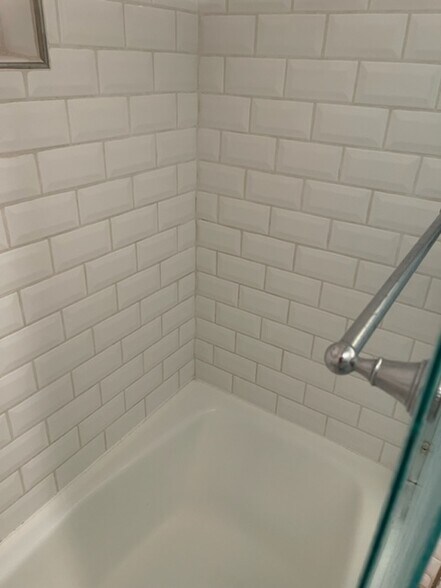 Building Photo - 502 Hope Ter