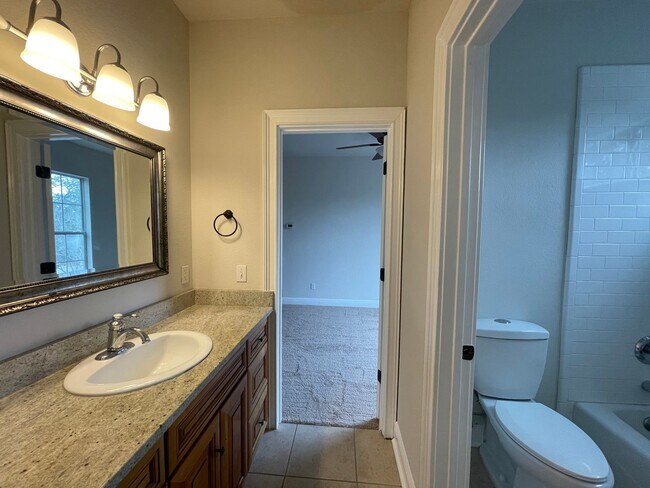 Building Photo - 1330 N Duval St