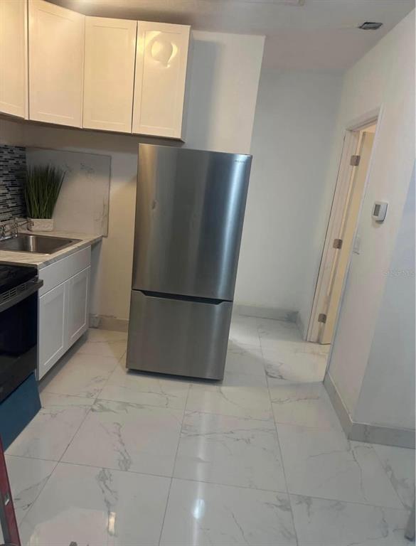 Building Photo - 820 Galsworthy Ave