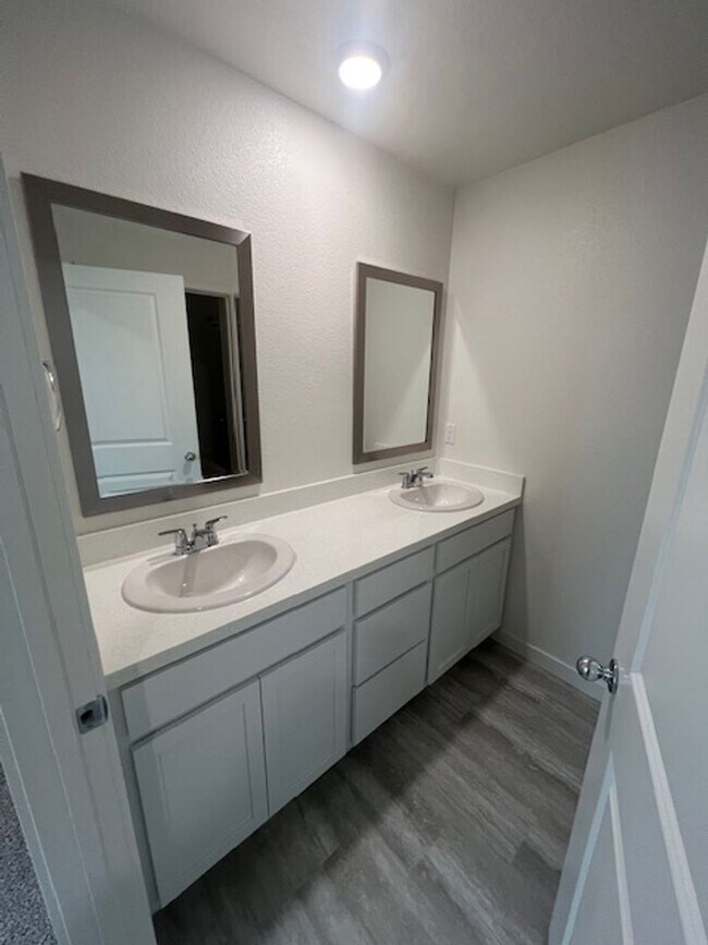 Building Photo - Brand New DR Horton Solar Smart Home with 4 Bedrooms.