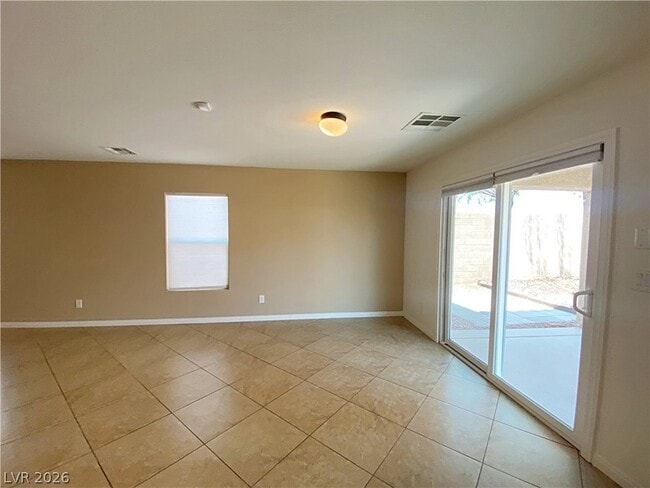 Building Photo - 6496 Robusta Ct