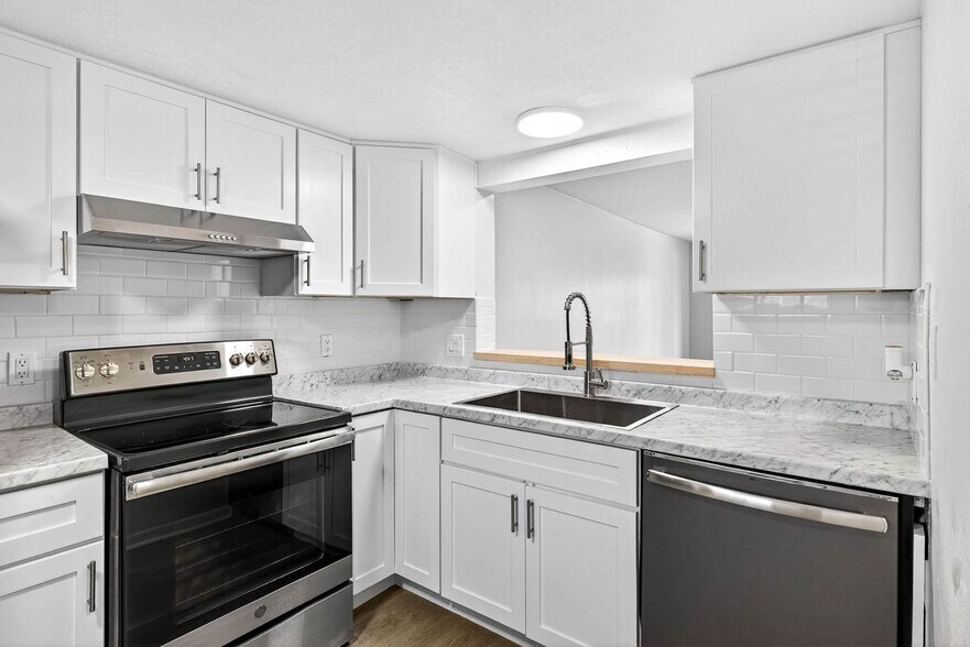 Building Photo - 6308 Newtown Cir