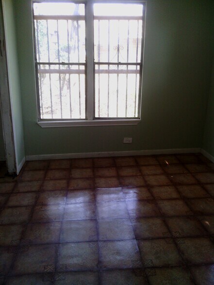 Building Photo - 1406 Aransas Ave