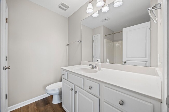 Building Photo - "Charming 2-Bedroom Townhouse Retreat in B...