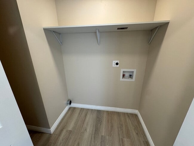 Building Photo - Beautiful Brand New 2 Story Home