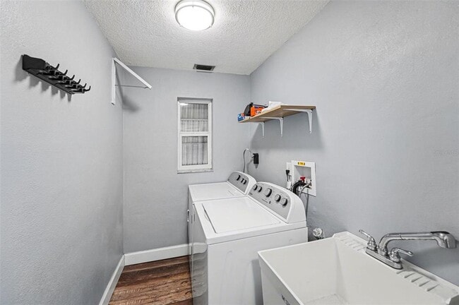 Building Photo - 2561 Blackwood Cir