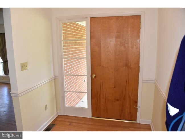 Building Photo - 911 Grings Hill Rd