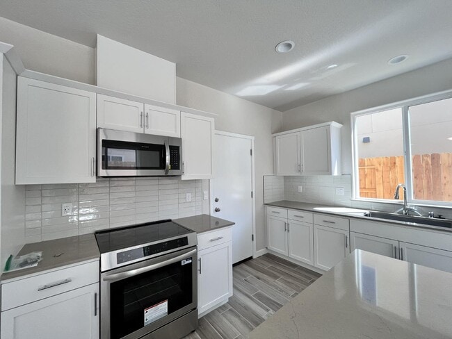 Building Photo - 2909 E Veleta Dr