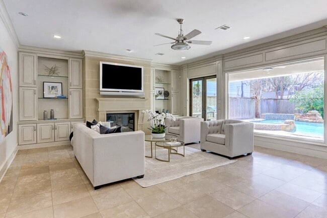 Building Photo - 3749 Olympia Dr