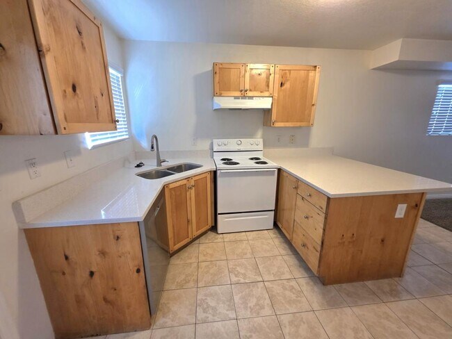 Building Photo - 1045 S 1200 W