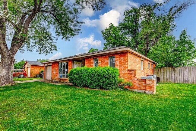 Building Photo - 4969 E Ridge Creek Dr