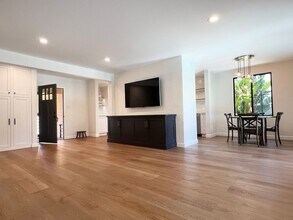 Building Photo - **6807 E Belice St Long Beach** Beautiful ...