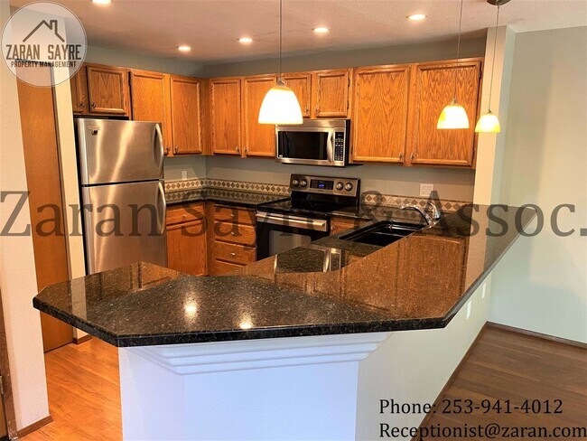 Building Photo - 428 - Spectacular Townhouse with Ultimate Privacy