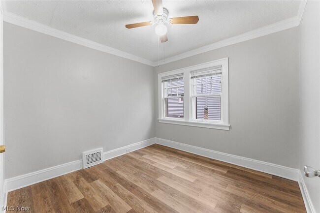 Building Photo - 3400 W 117th St