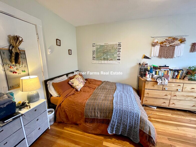 Building Photo - 406 Highland Ave
