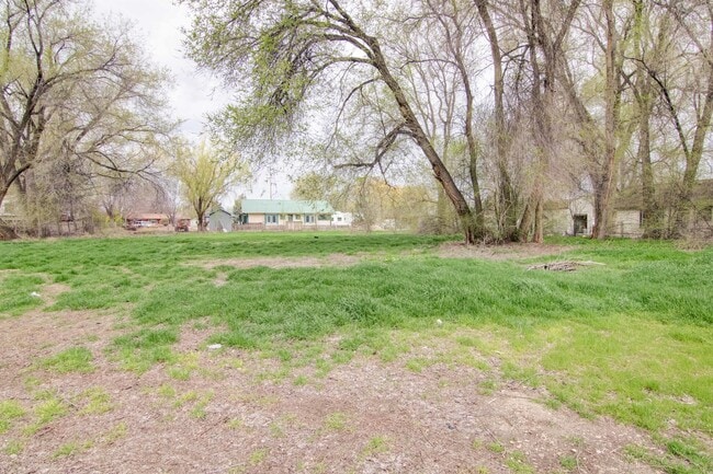 Building Photo - 2 Bedroom Nampa Home_Large Lot_Pet Friendly