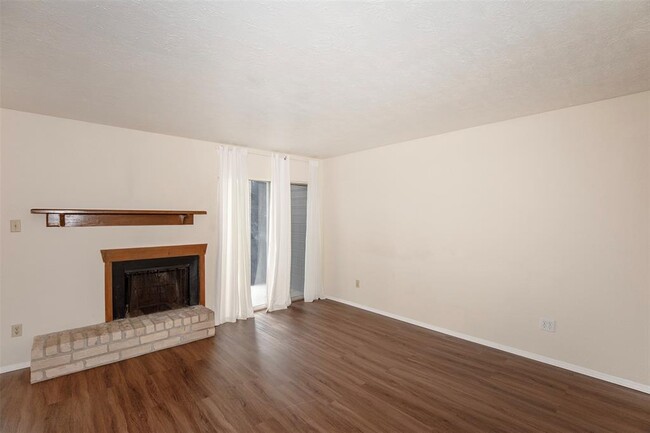 Building Photo - 18511 Egret Bay Blvd
