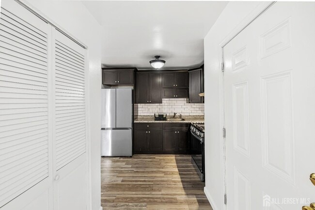 Building Photo - 128 Cricket Ln