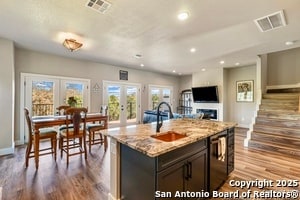 Building Photo - 1216 Canyon Lake Dr