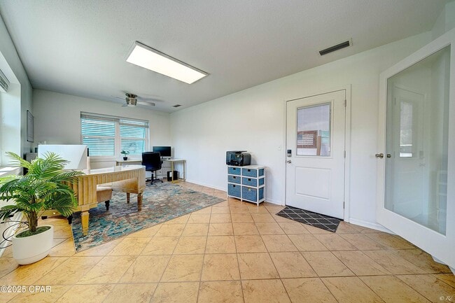 Building Photo - 2615 W 11th St