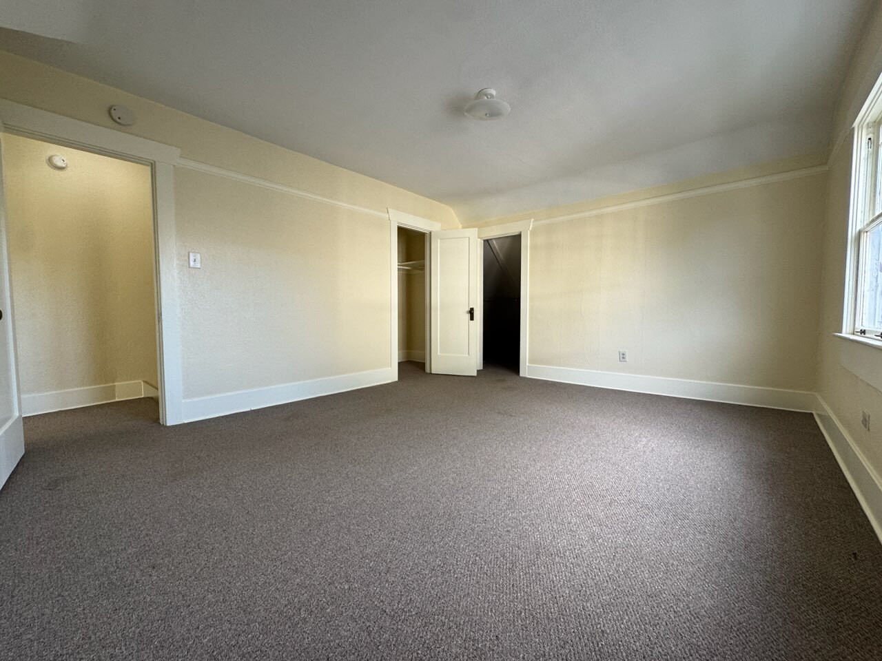 Building Photo - 205 NE Bryant St