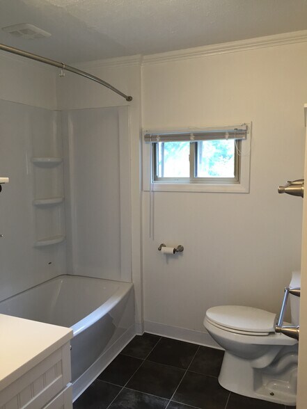 Bathroom-1c - 125 E Walnut Ave