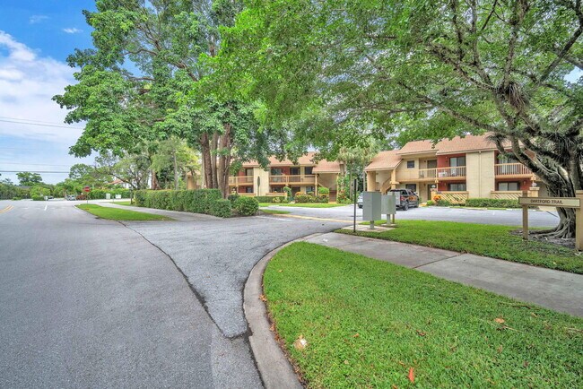 Building Photo - 12970 Dartford Trail