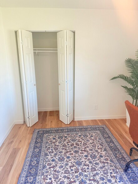 Building Photo - 2607 Aldford Dr