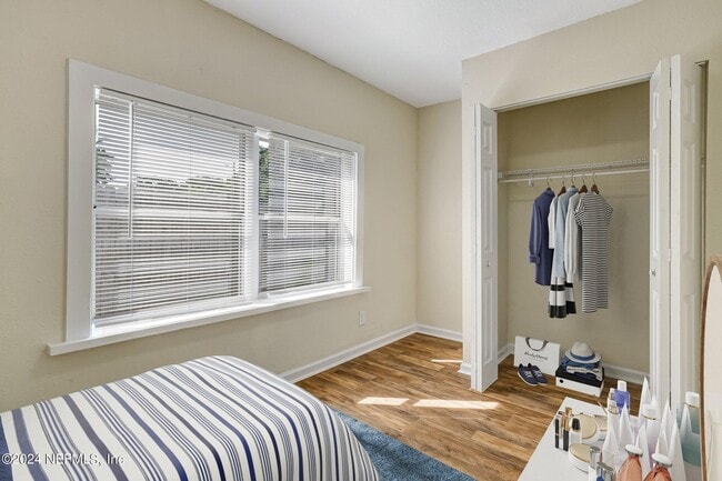 Building Photo - 4917 Dundee Rd