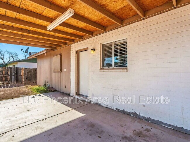Building Photo - 3109 E Pueblo Ave