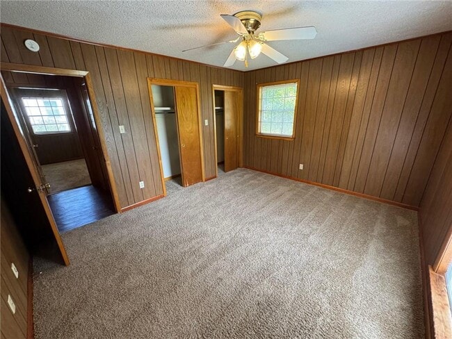 Building Photo - 24 Bethel Forest Dr S