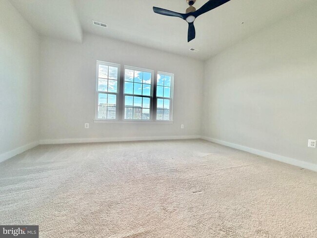 Building Photo - 5330 Witch Hazel Ln