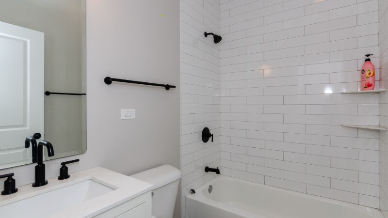 Building Photo - 1933 S May St