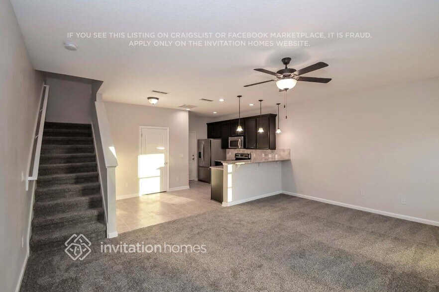 Building Photo - 431 Oasis Ln