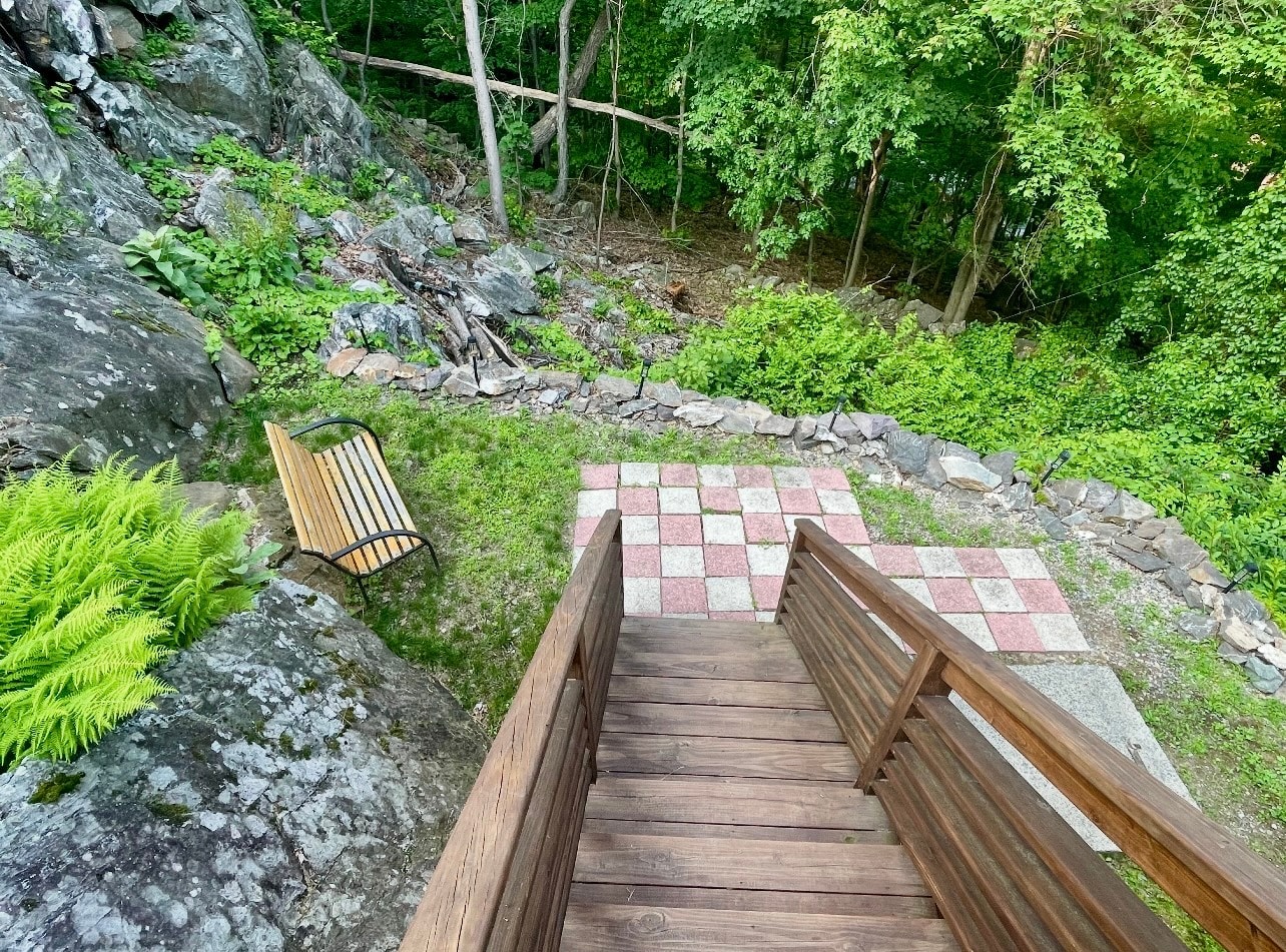 Building Photo - 21 Hemlock Hl