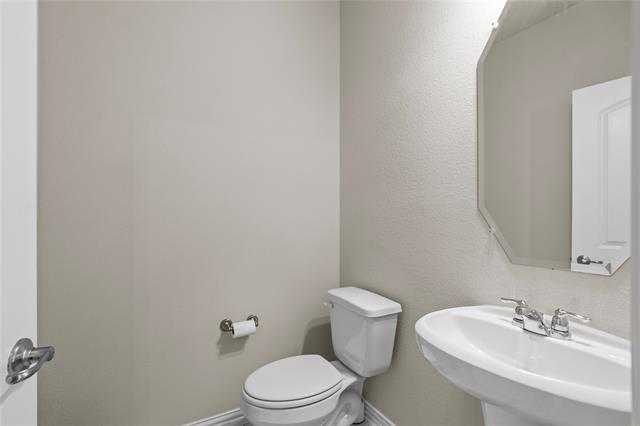 Building Photo - 2093 Almassera Dr