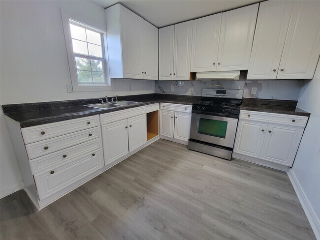 Building Photo - 3115 Havner Ln