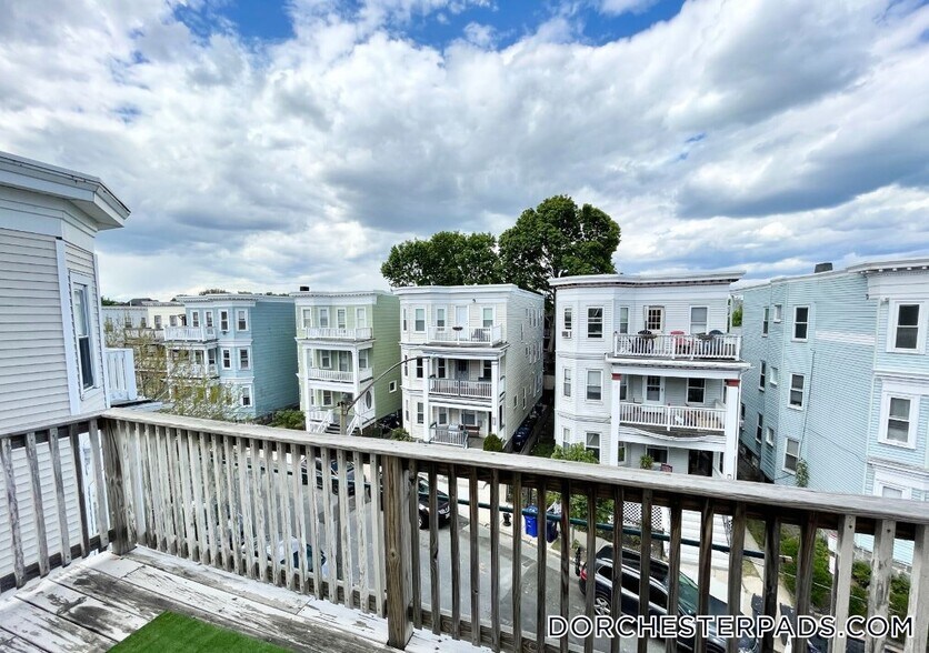 Building Photo - 26 Taft St