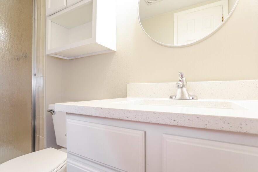 Building Photo - 715 Stowe St