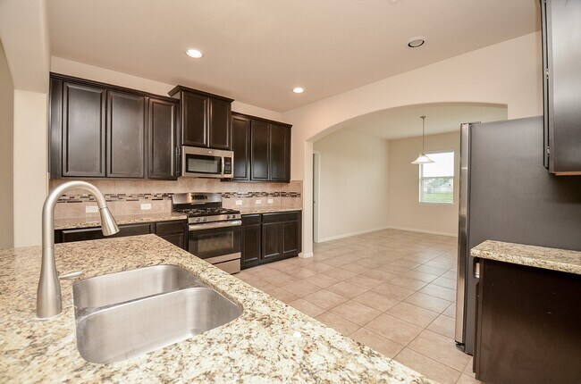 Building Photo - 2227 Leonetti Ln