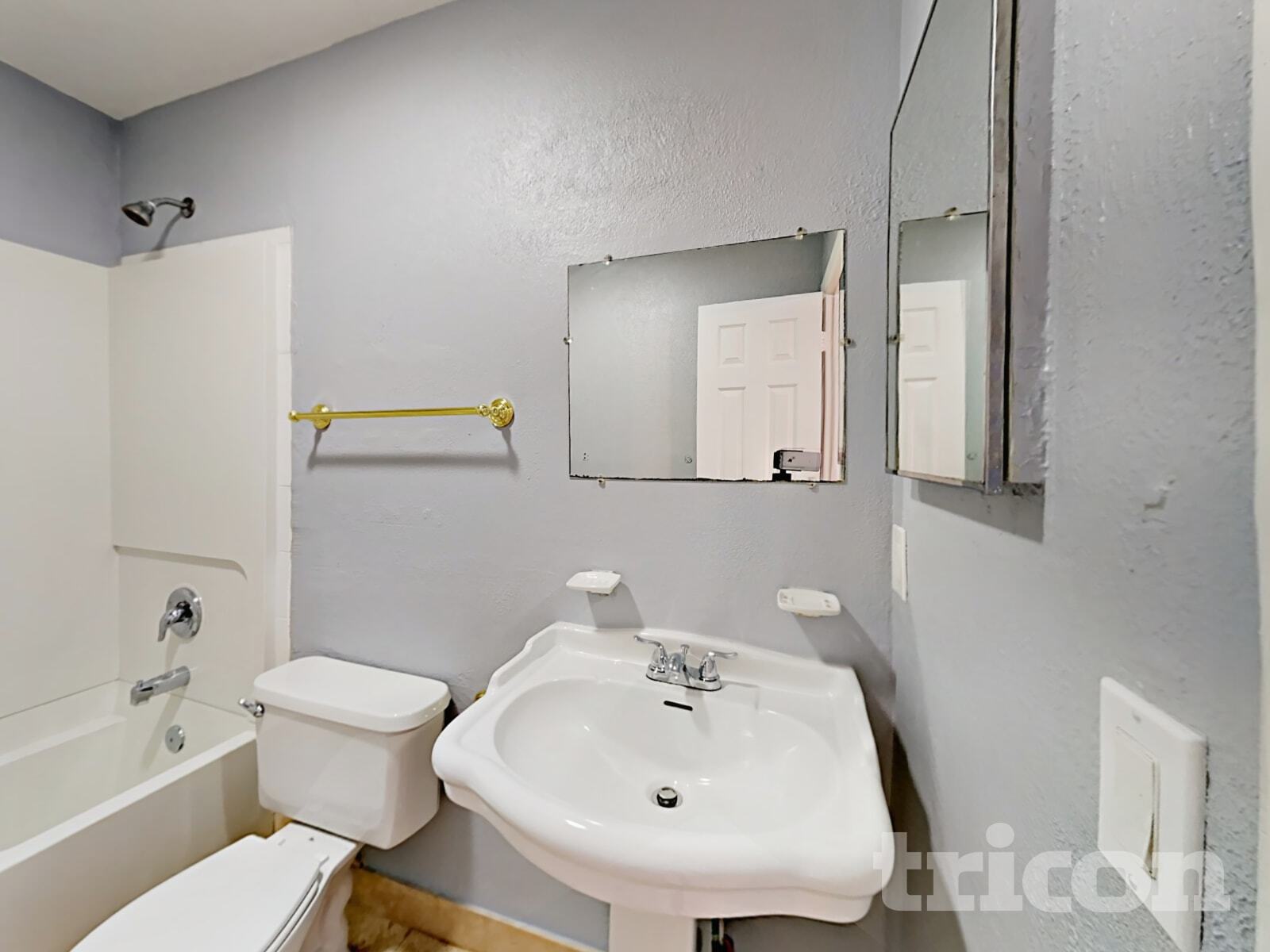 Building Photo - 10516 Parkcrest Dr