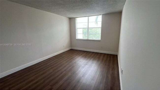 Building Photo - 498 NW 165th St