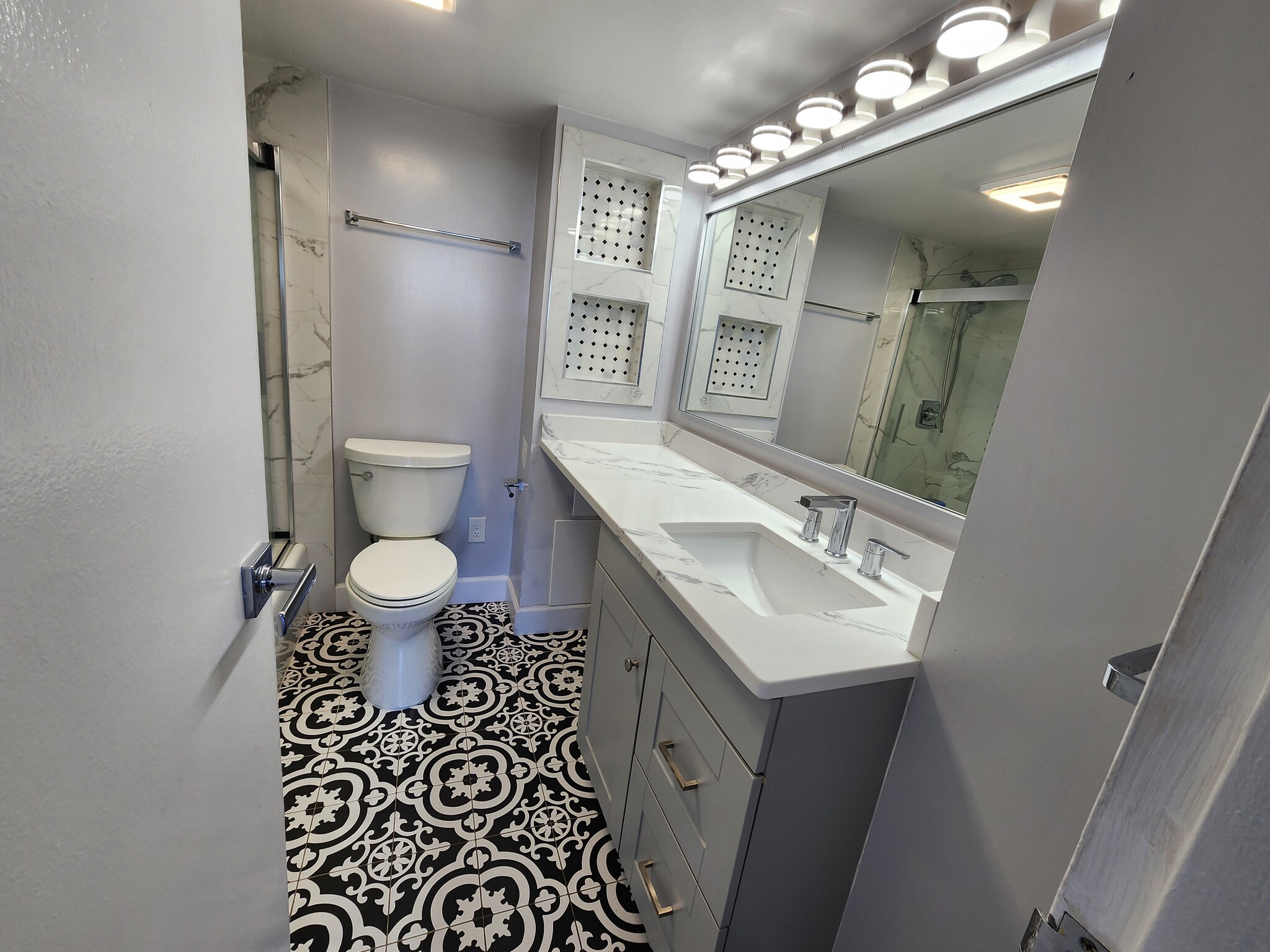 Building Photo - 301 N Beauregard St